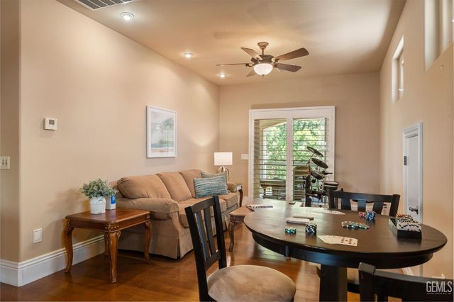 2902 Ragland Court, Bakersfield, CA 93311