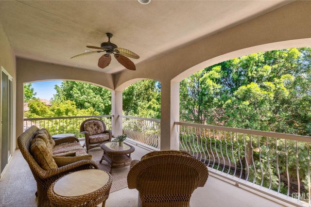 2902 Ragland Court, Bakersfield, CA 93311