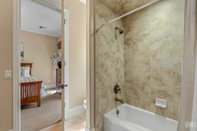 2902 Ragland Court, Bakersfield, CA 93311