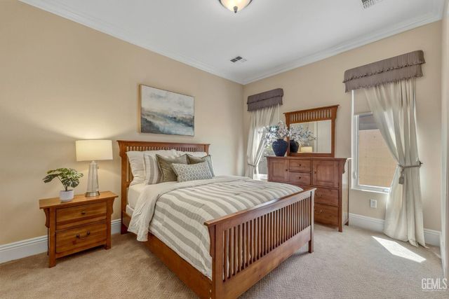 2902 Ragland Court, Bakersfield, CA 93311