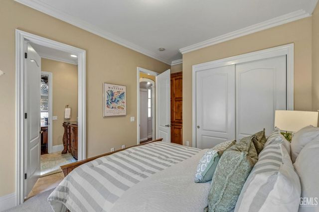 2902 Ragland Court, Bakersfield, CA 93311