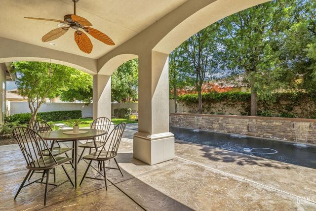 2902 Ragland Court, Bakersfield, CA 93311