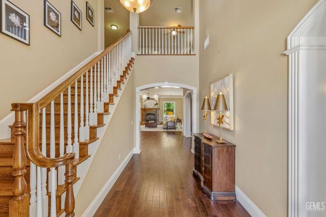 2902 Ragland Court, Bakersfield, CA 93311