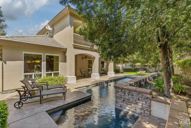 2902 Ragland Court, Bakersfield, CA 93311