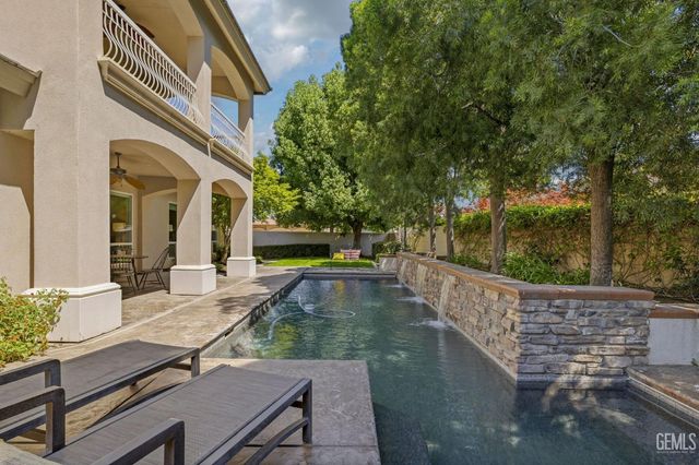 2902 Ragland Court, Bakersfield, CA 93311