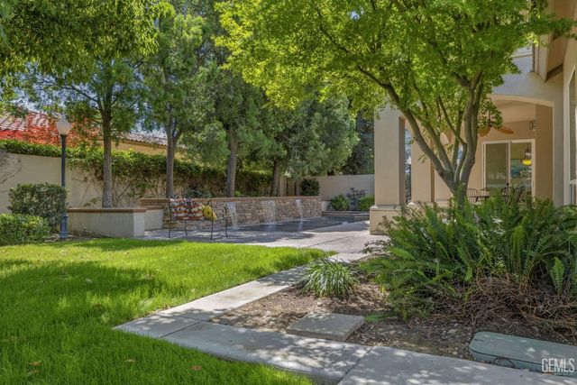 2902 Ragland Court, Bakersfield, CA 93311