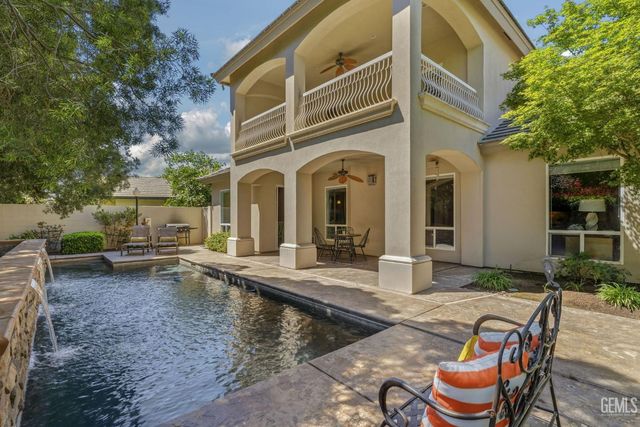 2902 Ragland Court, Bakersfield, CA 93311