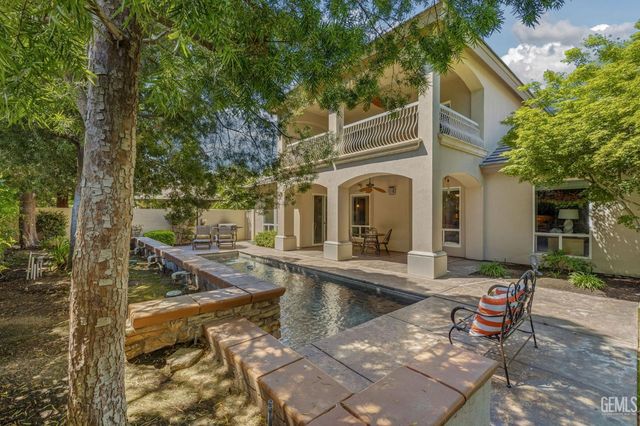 2902 Ragland Court, Bakersfield, CA 93311