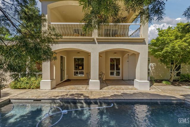 2902 Ragland Court, Bakersfield, CA 93311