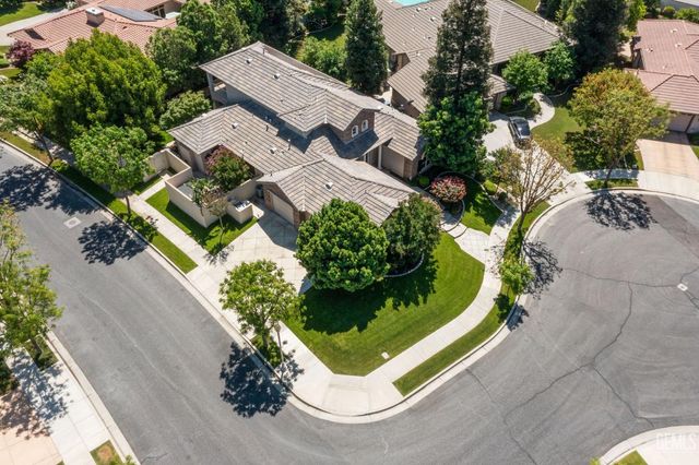 2902 Ragland Court, Bakersfield, CA 93311