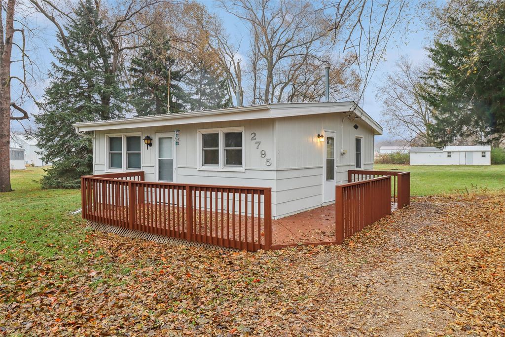 2795 NE 53rd Court, Des Moines, IA 50317