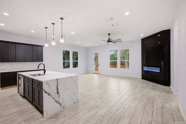 1194 Bob White, Spring Branch, TX 78070
