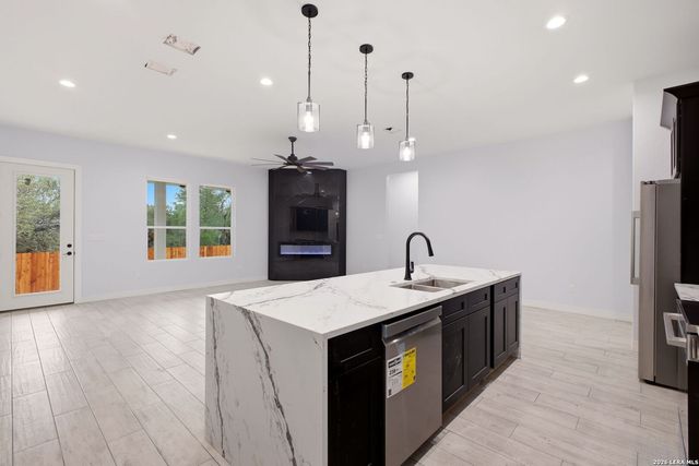 1194 Bob White, Spring Branch, TX 78070