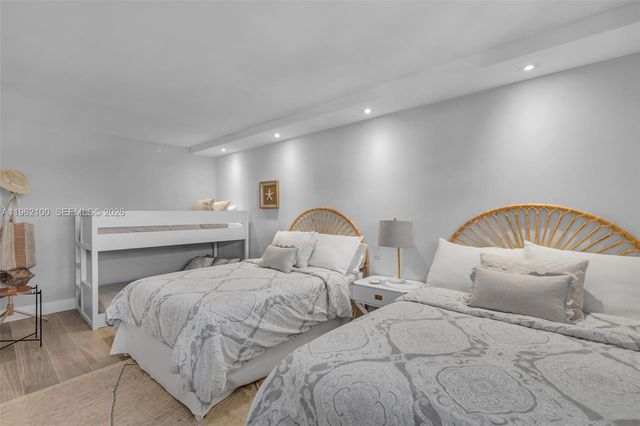 609 Ocean Dr 4G, Key Biscayne, FL 33149