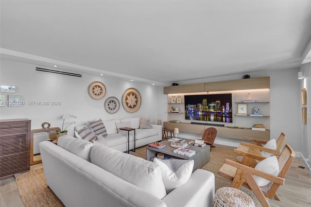 609 Ocean Dr 4G, Key Biscayne, FL 33149