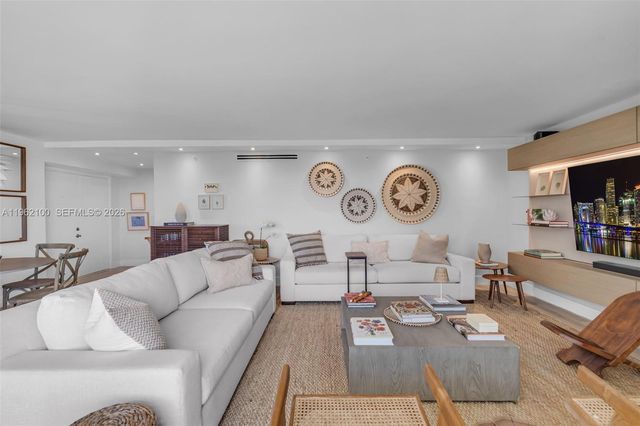 609 Ocean Dr 4G, Key Biscayne, FL 33149