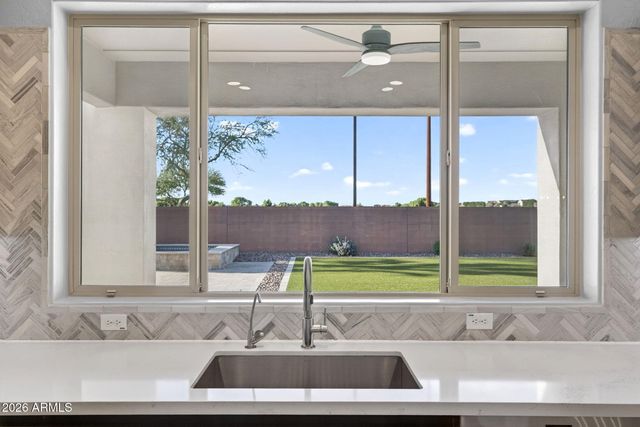 3532 E PENEDES Drive, Gilbert, AZ 85298