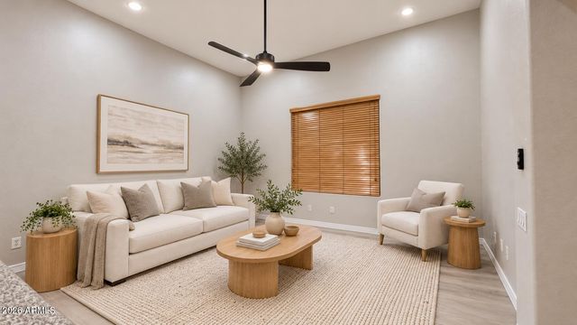 1935 W BUSONI Place, Phoenix, AZ 85023