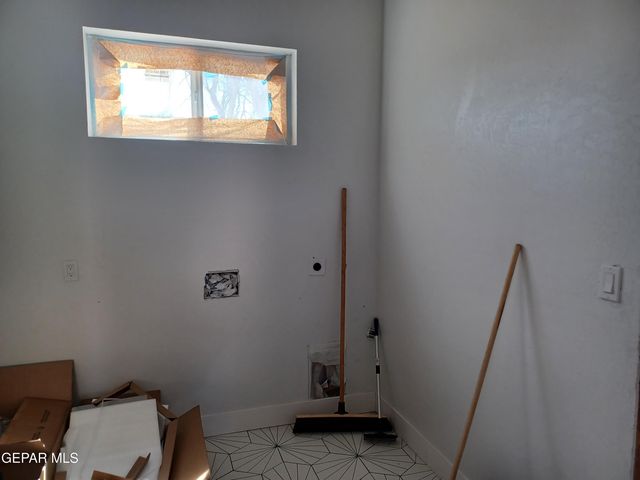 115 BIRD Avenue, El Paso, TX 79922