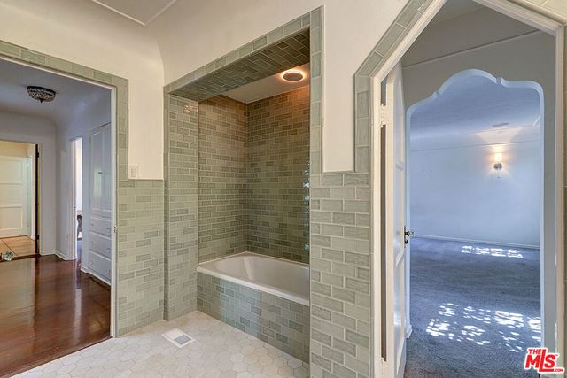 6630 Colgate Avenue, Los Angeles, CA 90048