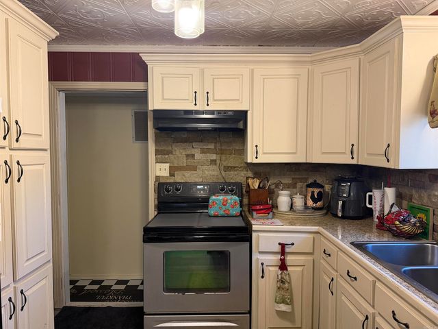 512 West Street, White Hall, AR 71602