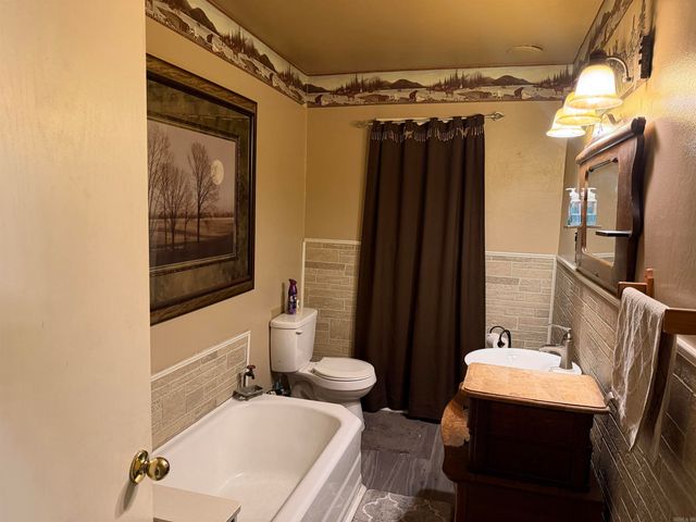 512 West Street, White Hall, AR 71602