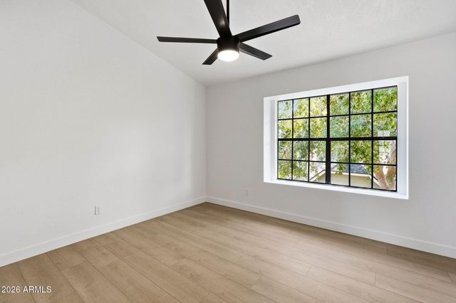 4841 E KACHINA Trail 3, Phoenix, AZ 85044