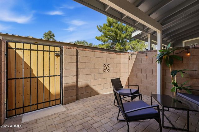 4841 E KACHINA Trail 3, Phoenix, AZ 85044
