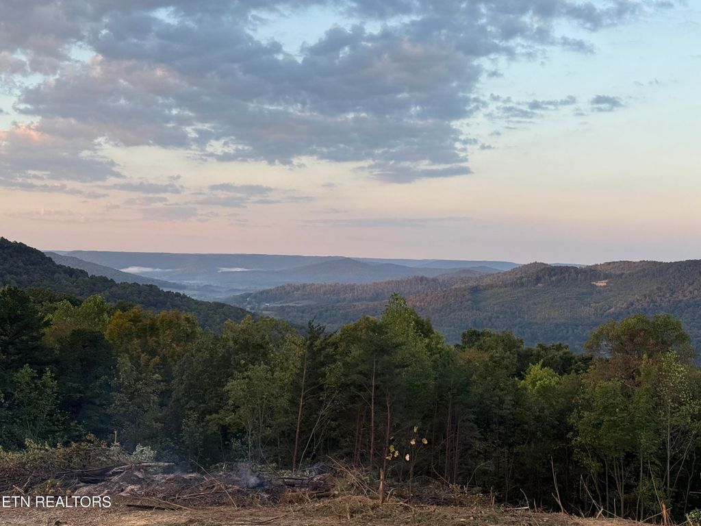 N North York Hwy Hwy, Jamestown, TN 38556