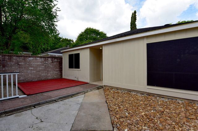 16222 Queensdale Drive, Houston, TX 77082