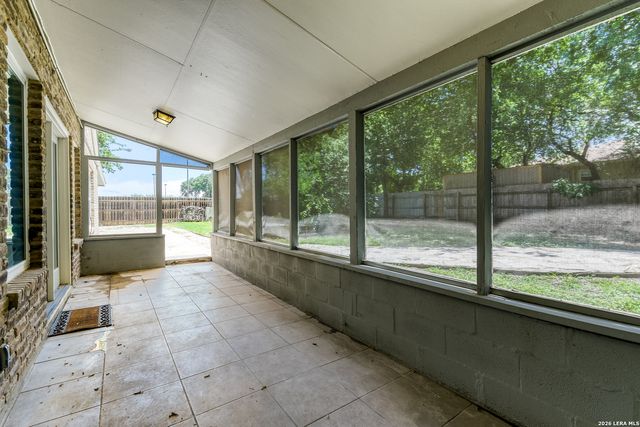 120 S WINSTON LN, San Antonio, TX 78213