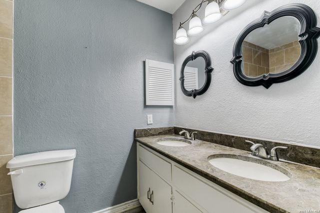 120 S WINSTON LN, San Antonio, TX 78213