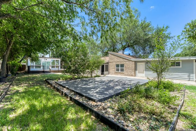 120 S WINSTON LN, San Antonio, TX 78213