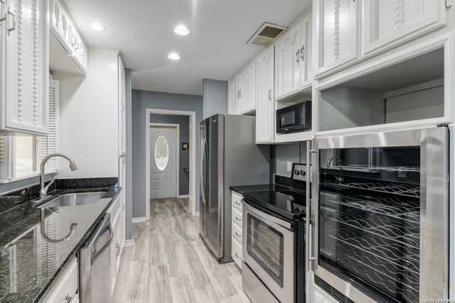 120 S WINSTON LN, San Antonio, TX 78213