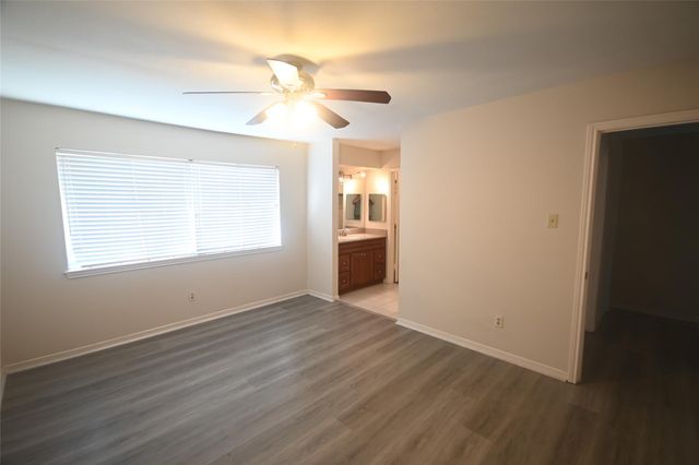 8340 La Roche Lane, Houston, TX 77036