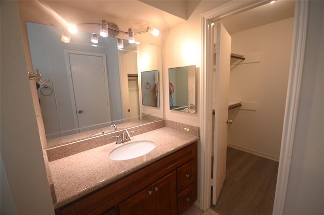 8340 La Roche Lane, Houston, TX 77036