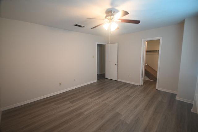 8340 La Roche Lane, Houston, TX 77036