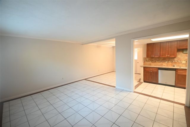 8340 La Roche Lane, Houston, TX 77036