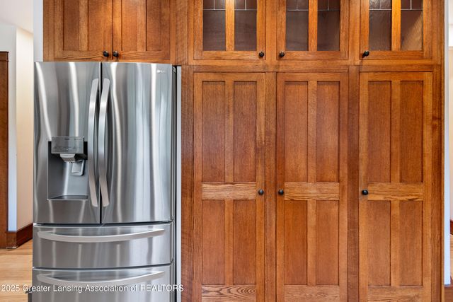 1000 Fox Hills Drive, East Lansing, MI 48823