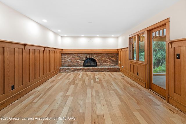 1000 Fox Hills Drive, East Lansing, MI 48823