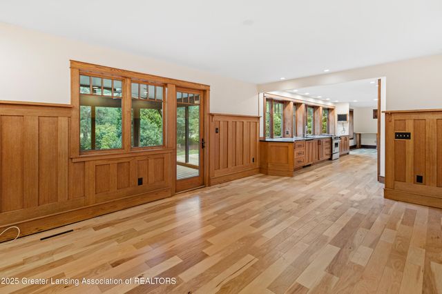 1000 Fox Hills Drive, East Lansing, MI 48823