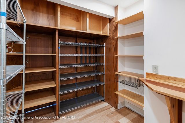 1000 Fox Hills Drive, East Lansing, MI 48823