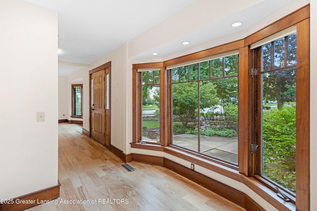 1000 Fox Hills Drive, East Lansing, MI 48823