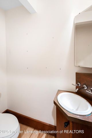 1000 Fox Hills Drive, East Lansing, MI 48823