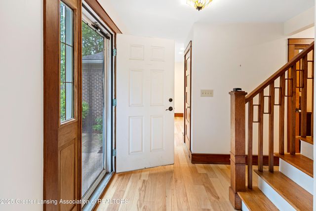 1000 Fox Hills Drive, East Lansing, MI 48823