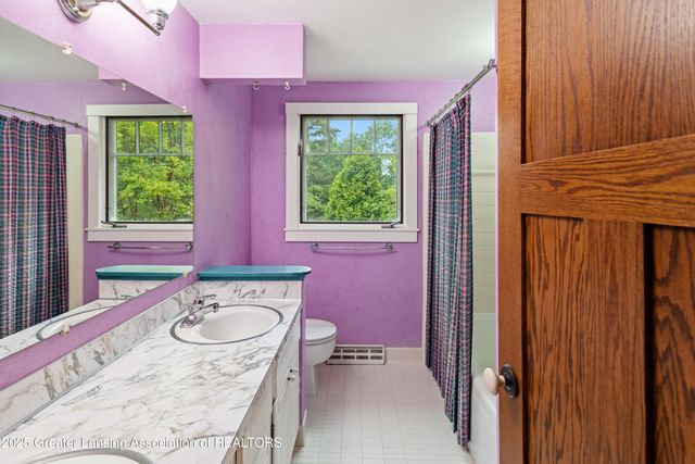 1000 Fox Hills Drive, East Lansing, MI 48823