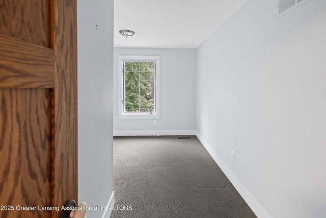 1000 Fox Hills Drive, East Lansing, MI 48823