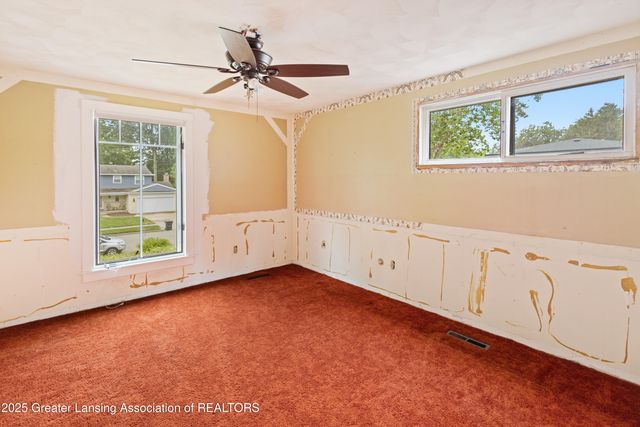 1000 Fox Hills Drive, East Lansing, MI 48823