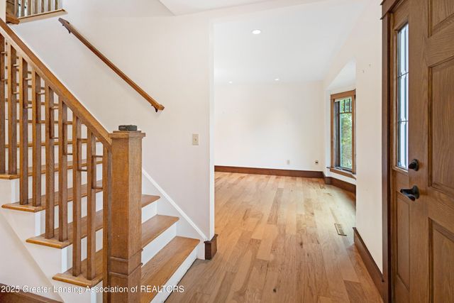 1000 Fox Hills Drive, East Lansing, MI 48823