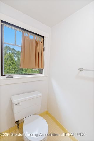 1000 Fox Hills Drive, East Lansing, MI 48823